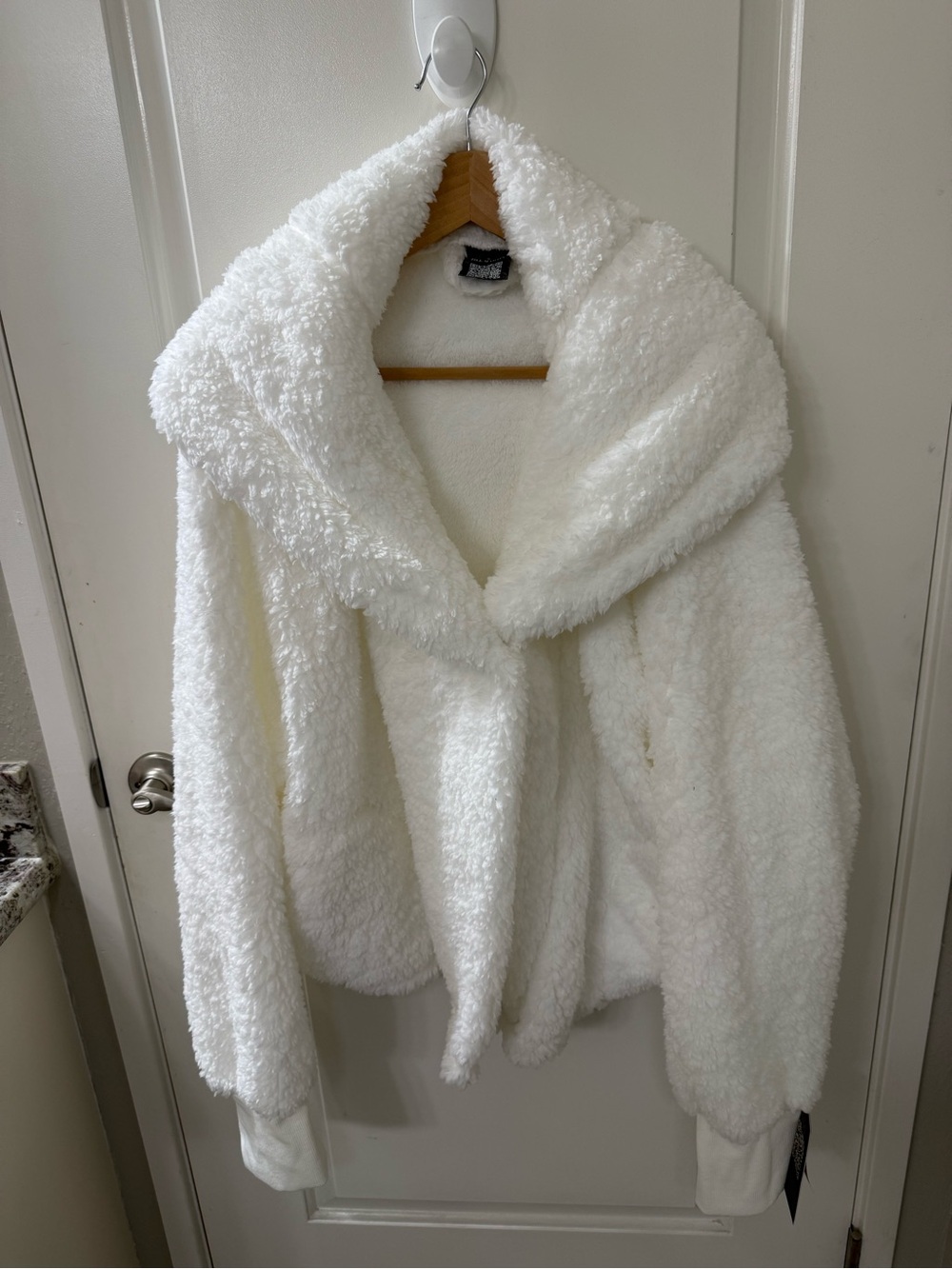 Jill Martin White Sherpa Lounger Jacket Size 2X/3X wearable Hooded Blanket NWT